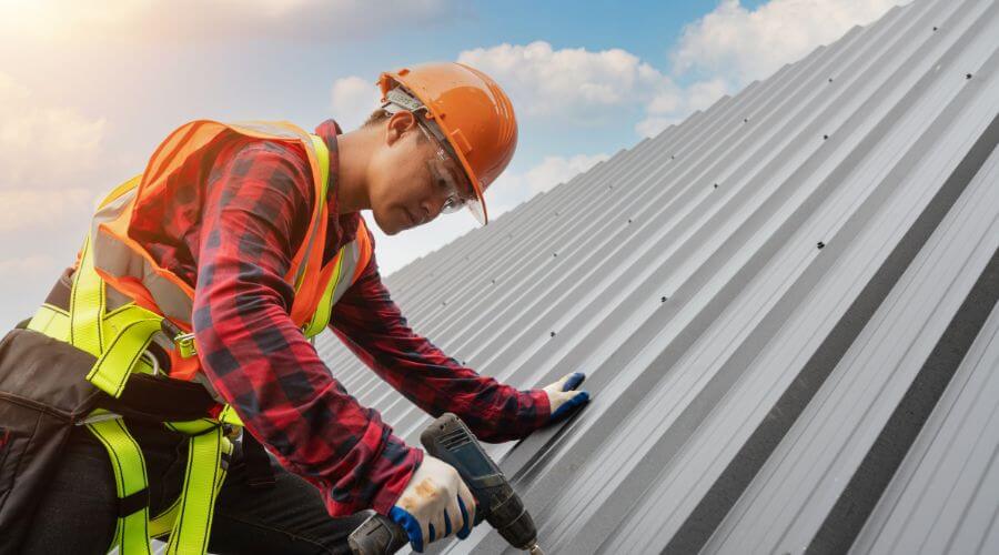 Professional residential roofers in Mosby, MT